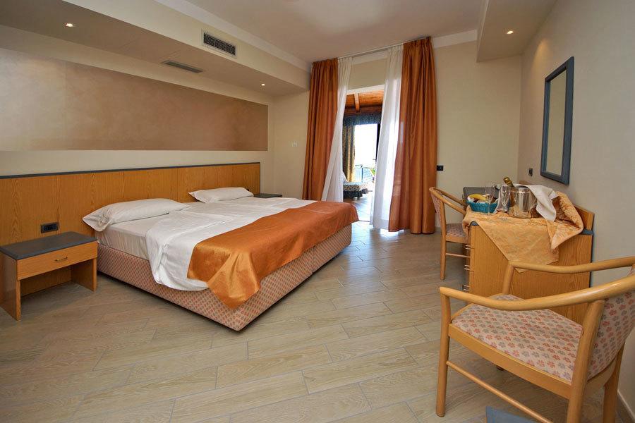 Park Hotel Zanzanù Tignale Camera foto