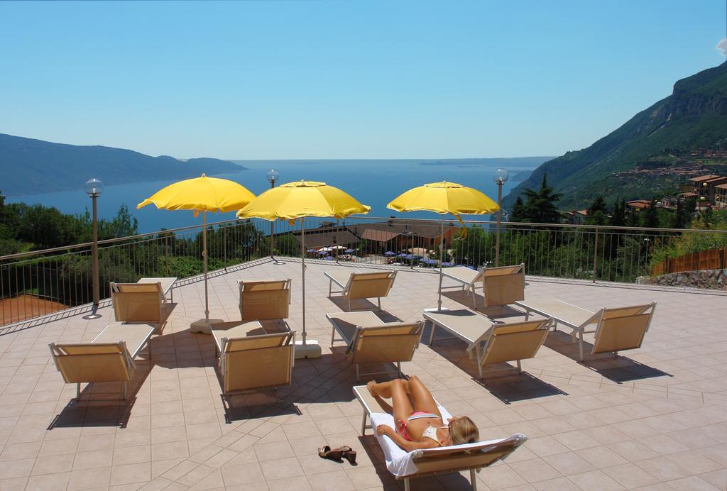 Park Hotel Zanzanù Tignale Esterno foto
