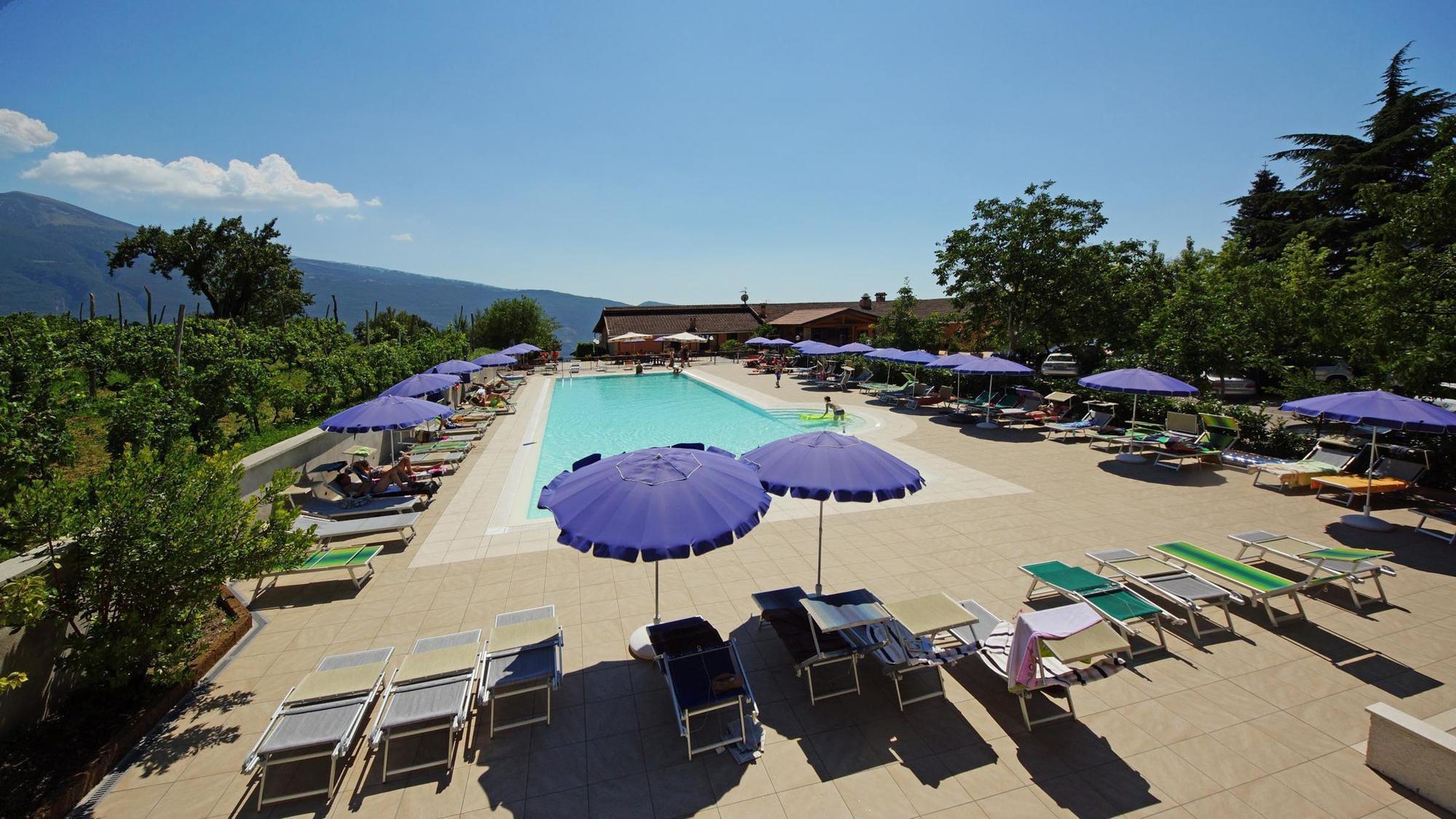 Park Hotel Zanzanù Tignale Esterno foto
