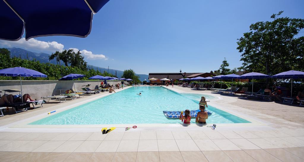 Park Hotel Zanzanù Tignale Esterno foto