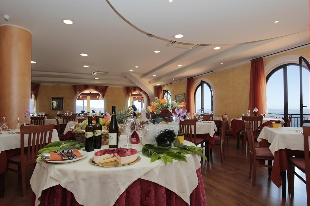 Park Hotel Zanzanù Tignale Esterno foto
