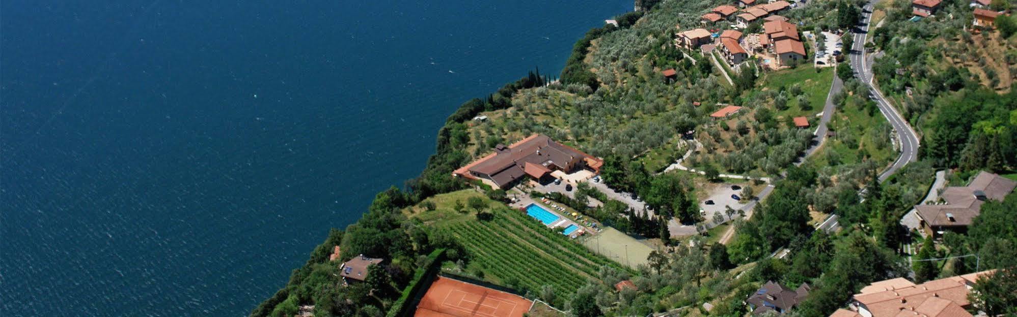 Park Hotel Zanzanù Tignale Esterno foto