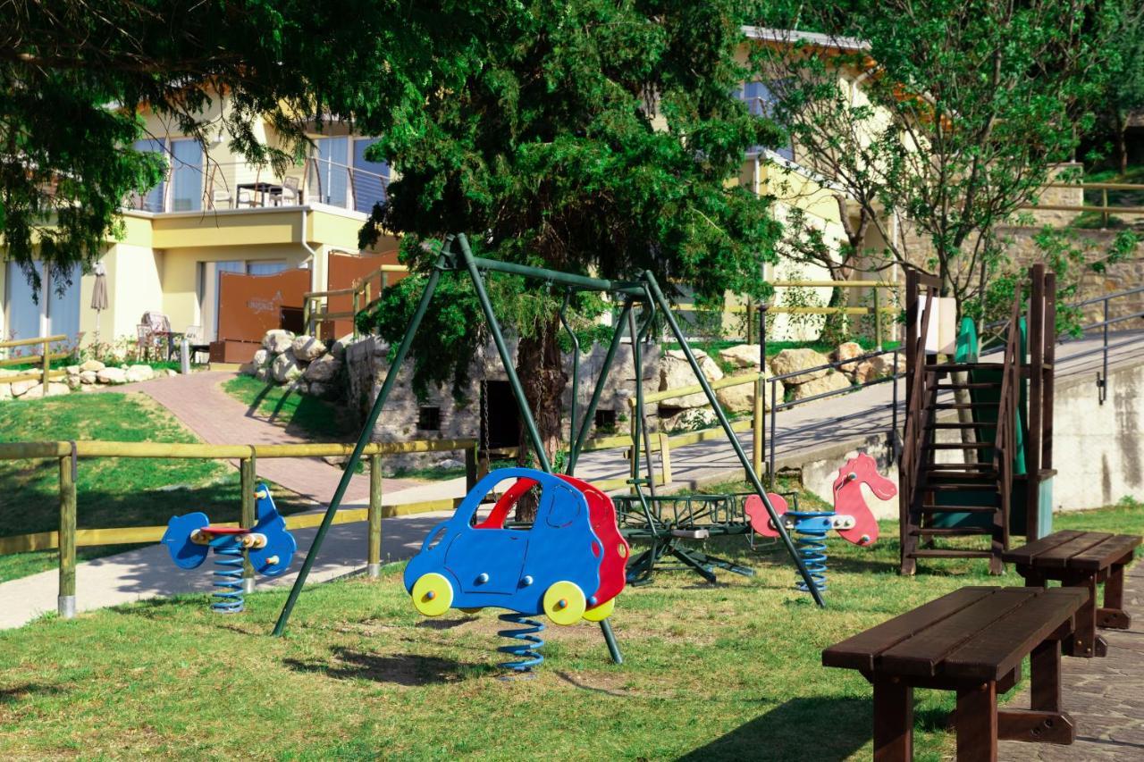 Park Hotel Zanzanù Tignale Esterno foto