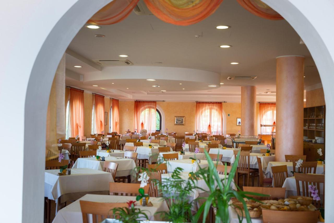 Park Hotel Zanzanù Tignale Esterno foto