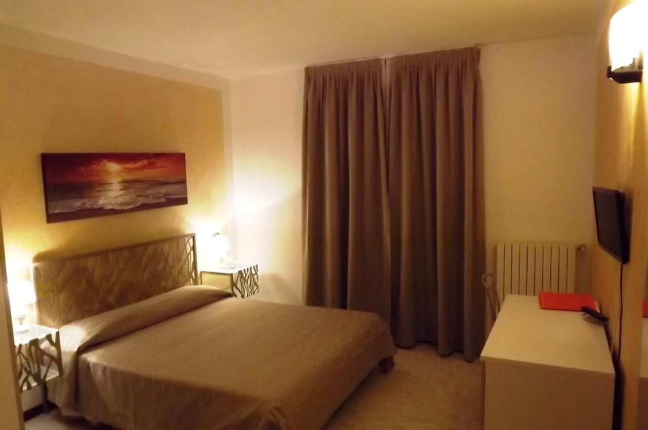 Park Hotel Zanzanù Tignale Camera foto